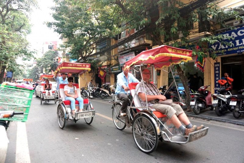 Explore the Old Quarter of Hanoi by cyclo