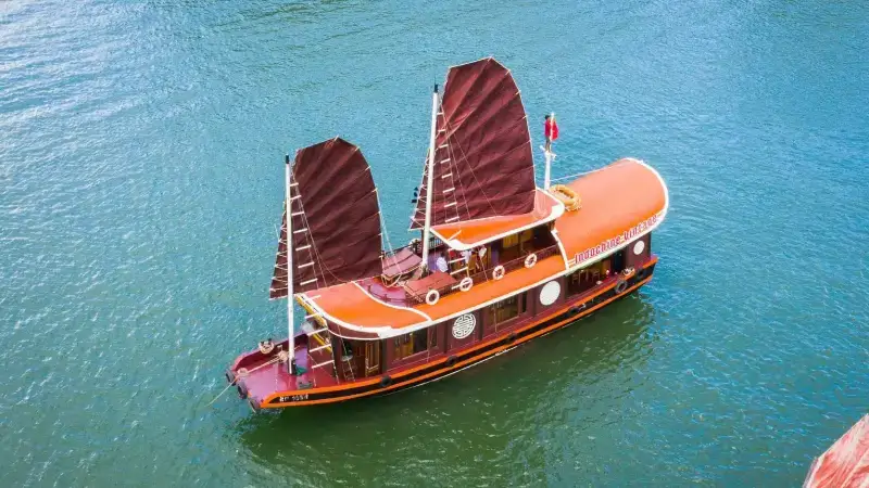 Cat Ba Ocean Cruise 06