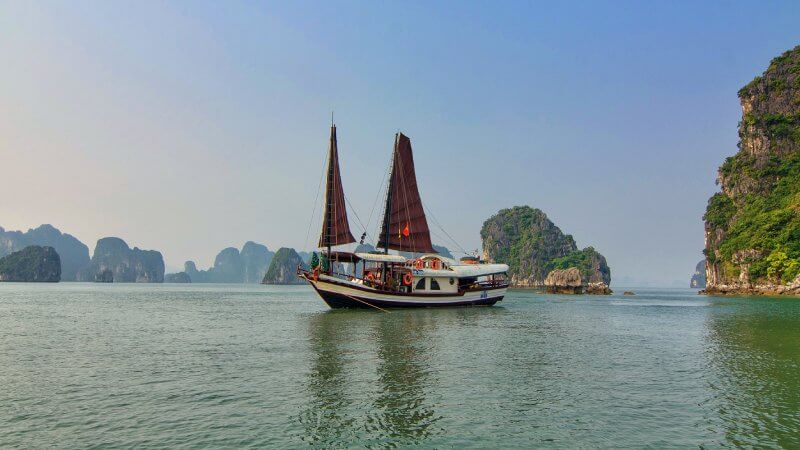 L’amour Cruise - The ultimate romantic escape on Halong Bay